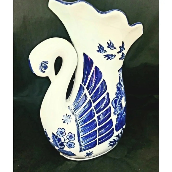 VTG ASIAN BLUE WHITE PORCELAIN HAND PAINTED SWAN VASE BIRDS MOTIF 10" - Picture 1 of 8